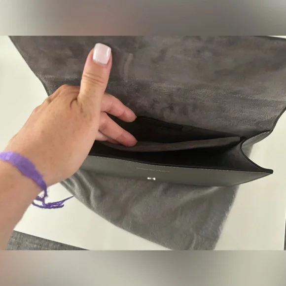 Alexander McQueen insignia purse - Picture 4 of 14